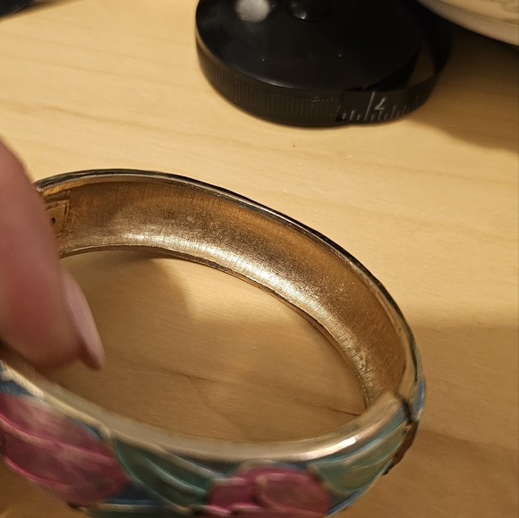 Vintage Kramer hinged bangle bracelet - Picture 12 of 16